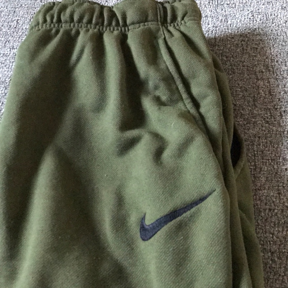 Men’s Nike Dri-Fit joggers sweatpants Medium